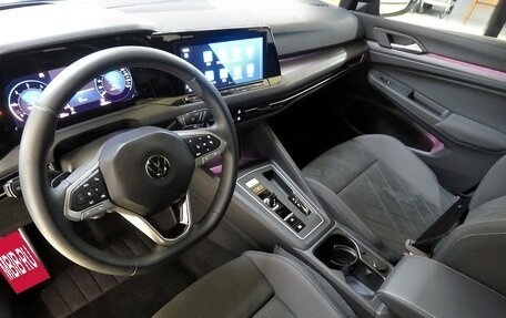 Volkswagen Golf VIII, 2022 год, 1 930 000 рублей, 7 фотография