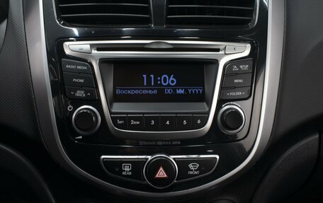 Hyundai Solaris II рестайлинг, 2015 год, 950 000 рублей, 19 фотография