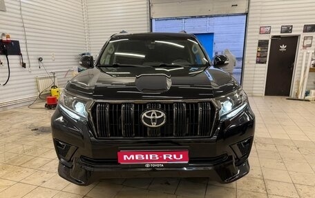 Toyota Land Cruiser Prado 150 рестайлинг 2, 2022 год, 13 000 000 рублей, 1 фотография
