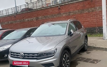 Volkswagen Tiguan II, 2019 год, 2 450 000 рублей, 2 фотография