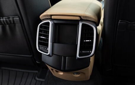 Porsche Cayenne III, 2016 год, 3 990 000 рублей, 23 фотография