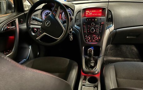 Opel Astra J, 2011 год, 630 000 рублей, 4 фотография