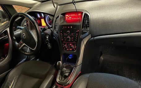 Opel Astra J, 2011 год, 630 000 рублей, 5 фотография