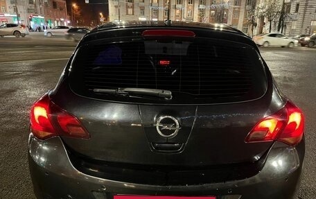 Opel Astra J, 2011 год, 630 000 рублей, 3 фотография