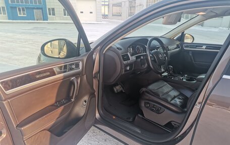 Volkswagen Touareg III, 2011 год, 2 490 000 рублей, 2 фотография