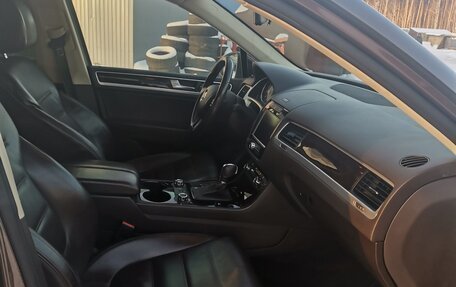 Volkswagen Touareg III, 2011 год, 2 490 000 рублей, 5 фотография