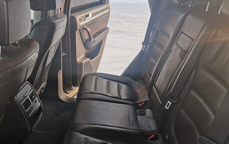 Volkswagen Touareg III, 2011 год, 2 490 000 рублей, 8 фотография