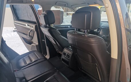 Volkswagen Touareg III, 2011 год, 2 490 000 рублей, 10 фотография