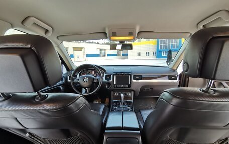 Volkswagen Touareg III, 2011 год, 2 490 000 рублей, 13 фотография