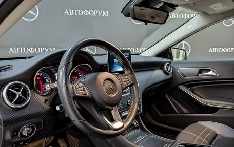 Mercedes-Benz A-Класс, 2017 год, 1 900 000 рублей, 15 фотография