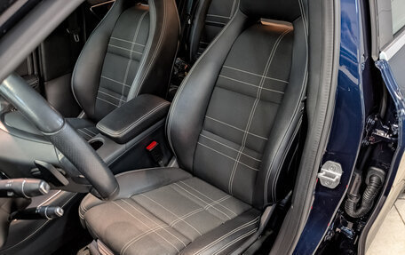 Mercedes-Benz A-Класс, 2017 год, 1 900 000 рублей, 20 фотография