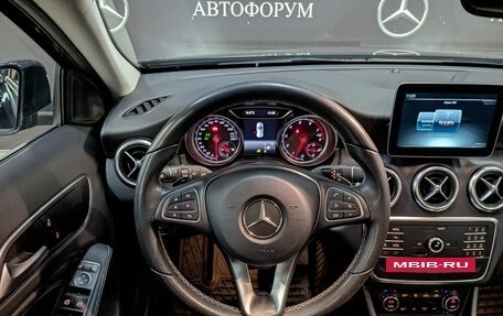 Mercedes-Benz A-Класс, 2017 год, 1 900 000 рублей, 22 фотография