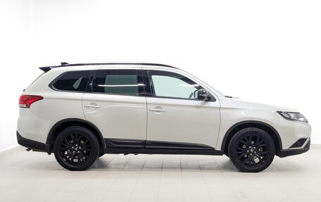 Mitsubishi Outlander III рестайлинг 3, 2021 год, 2 595 000 рублей, 4 фотография