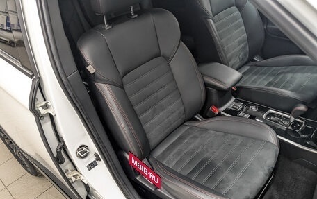 Mitsubishi Outlander III рестайлинг 3, 2021 год, 2 595 000 рублей, 22 фотография