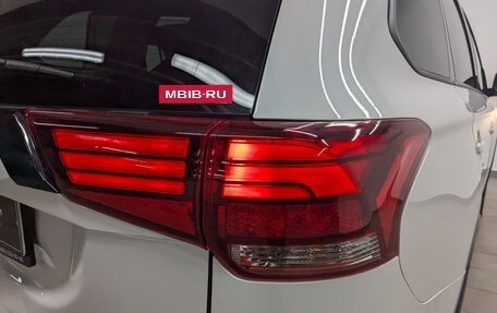 Mitsubishi Outlander III рестайлинг 3, 2021 год, 2 595 000 рублей, 28 фотография