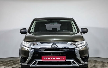 Mitsubishi Outlander III рестайлинг 3, 2020 год, 1 899 000 рублей, 2 фотография