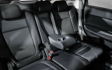 Mitsubishi Outlander III рестайлинг 3, 2020 год, 1 899 000 рублей, 24 фотография