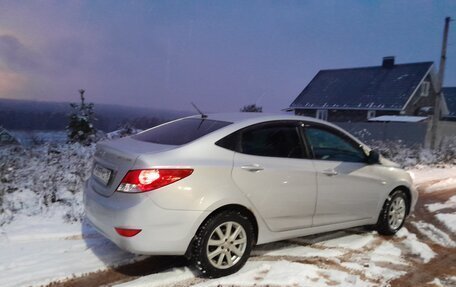 Hyundai Solaris II рестайлинг, 2012 год, 700 000 рублей, 3 фотография