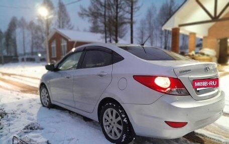 Hyundai Solaris II рестайлинг, 2012 год, 700 000 рублей, 2 фотография