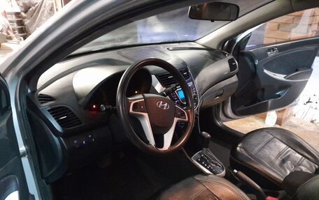 Hyundai Solaris II рестайлинг, 2012 год, 700 000 рублей, 6 фотография