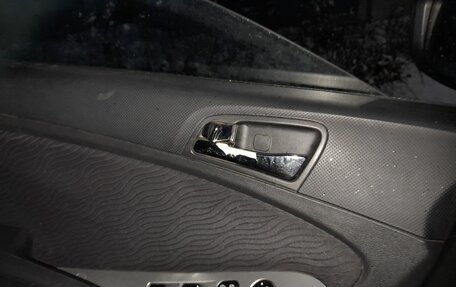 Hyundai Solaris II рестайлинг, 2012 год, 700 000 рублей, 10 фотография