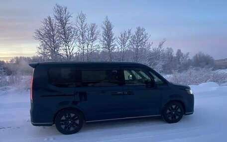 Honda Stepwgn, 2022 год, 3 600 000 рублей, 2 фотография