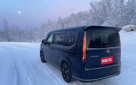 Honda Stepwgn, 2022 год, 3 600 000 рублей, 3 фотография