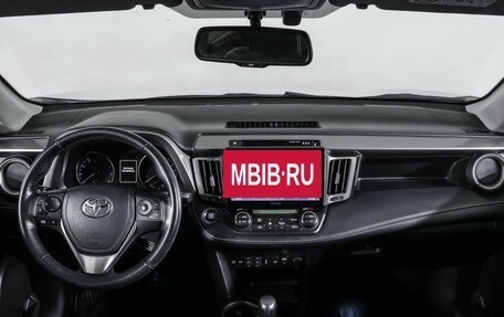 Toyota RAV4, 2018 год, 2 899 000 рублей, 17 фотография