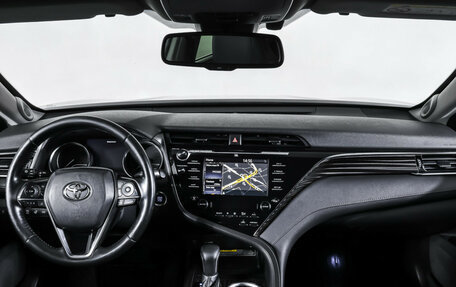 Toyota Camry, 2020 год, 2 690 000 рублей, 17 фотография