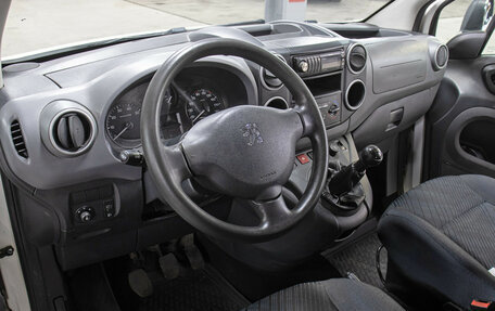 Peugeot Partner II рестайлинг 2, 2010 год, 649 000 рублей, 16 фотография