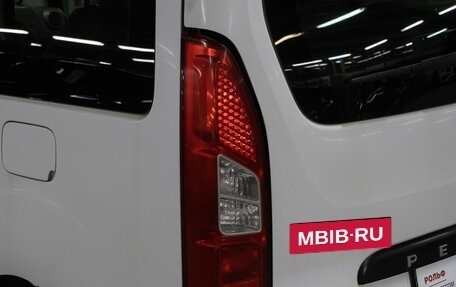 Peugeot Partner II рестайлинг 2, 2010 год, 649 000 рублей, 19 фотография