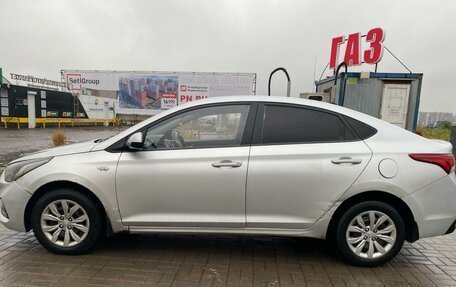 Hyundai Solaris II рестайлинг, 2018 год, 600 000 рублей, 3 фотография