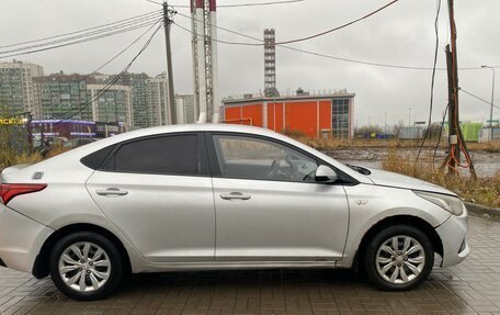 Hyundai Solaris II рестайлинг, 2018 год, 600 000 рублей, 2 фотография