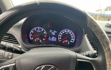 Hyundai Solaris II рестайлинг, 2018 год, 600 000 рублей, 10 фотография