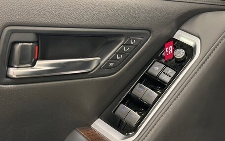 Toyota Land Cruiser, 2022 год, 11 700 000 рублей, 19 фотография