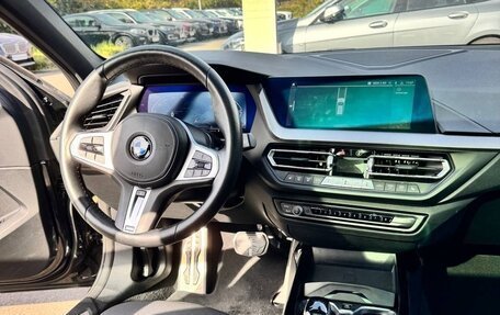 BMW 1 серия, 2022 год, 2 380 000 рублей, 10 фотография