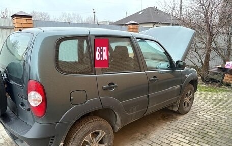 Chevrolet Niva I рестайлинг, 2018 год, 820 000 рублей, 4 фотография