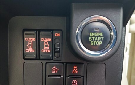 Toyota Roomy I, 2018 год, 1 250 000 рублей, 11 фотография