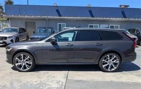 Volvo V90 Cross Country I рестайлинг, 2024 год, 7 450 000 рублей, 5 фотография