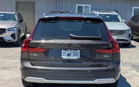 Volvo V90 Cross Country I рестайлинг, 2024 год, 7 450 000 рублей, 3 фотография