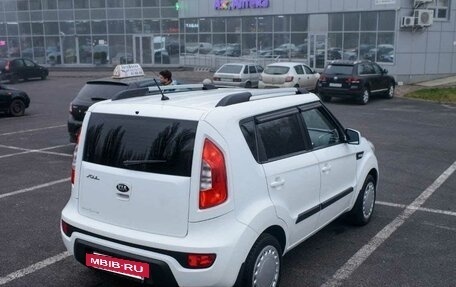 KIA Soul I рестайлинг, 2014 год, 1 000 000 рублей, 8 фотография