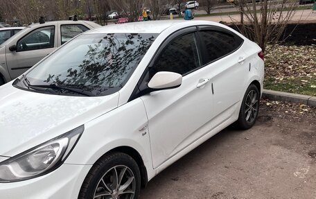 Hyundai Solaris II рестайлинг, 2014 год, 760 000 рублей, 2 фотография