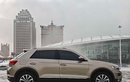 Volkswagen T-Cross I, 2022 год, 1 980 000 рублей, 3 фотография