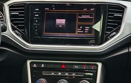 Volkswagen T-Cross I, 2022 год, 1 980 000 рублей, 10 фотография