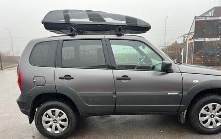 Chevrolet Niva I рестайлинг, 2018 год, 870 000 рублей, 11 фотография