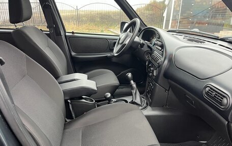 Chevrolet Niva I рестайлинг, 2018 год, 870 000 рублей, 10 фотография