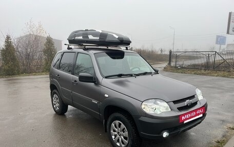 Chevrolet Niva I рестайлинг, 2018 год, 870 000 рублей, 3 фотография