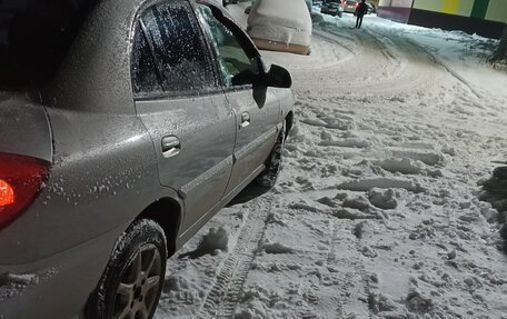 KIA Rio II, 2004 год, 250 000 рублей, 3 фотография