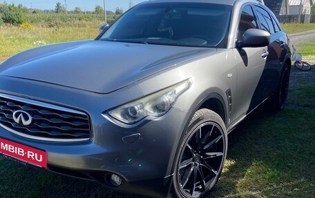Infiniti FX II, 2009 год, 1 530 000 рублей, 23 фотография