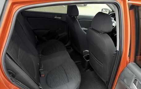 Hyundai Solaris II рестайлинг, 2015 год, 830 000 рублей, 18 фотография